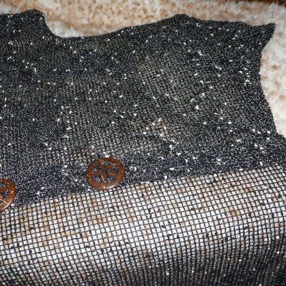 Unique Mirror Image knitted front button tunic top - Picture 11 of 12